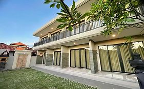 Sekar Tunjung Guest House Seminyak Bali